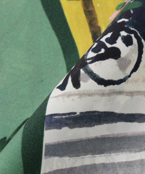 IENA（イエナ）の「Cassandre×IENAアートスカーフ（バンダナ/スカーフ・レディース・A・FREE）」の4枚目の写真