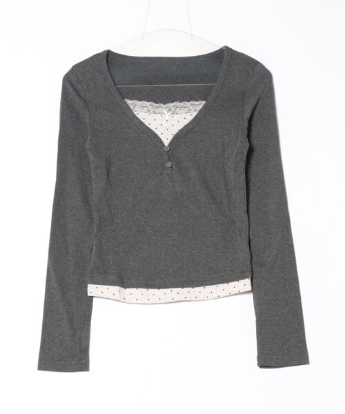 Enewd nina（エニュードニーナ）の「【zozo限定】フラワー レース レイヤード ロング トップス（Tシャツ/カットソー・レディース・アイボリー/ネイビー/グレー・FREE）」の2枚目の写真