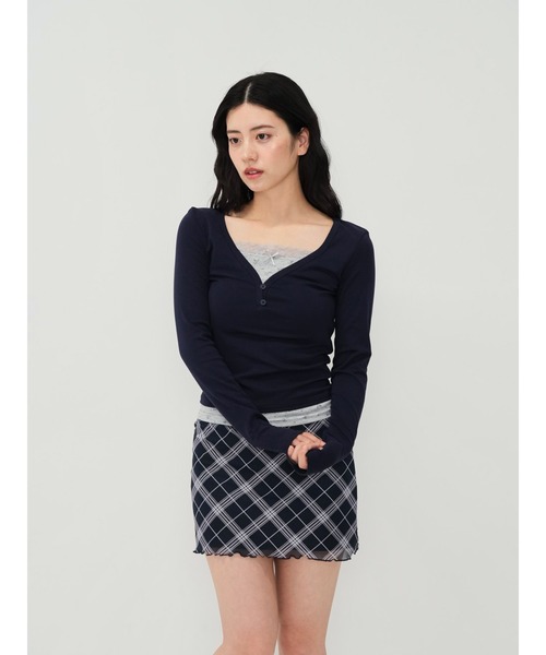 Enewd nina（エニュードニーナ）の「【zozo限定】フラワー レース レイヤード ロング トップス（Tシャツ/カットソー・レディース・アイボリー/ネイビー/グレー・FREE）」の3枚目の写真