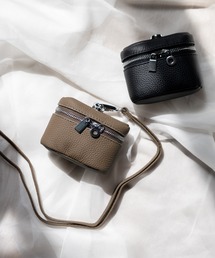 VitaFelice（ヴィータフェリーチェ）の「牛革ラウンドミニポーチ（ストラップ付き）ショルダーバッグ マイクロミニバッグ（ポーチ）」