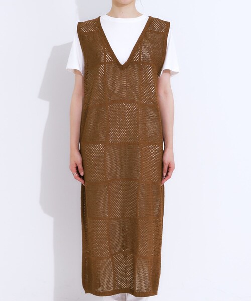 Cutie Blonde(キューティーブロンド)の「【前後2WAY】リネンライクブークレ パッチワーク風ニットワンピース(ワンピース・レディース・ブラック/ダークブラウン・03/02/01/04)」の17枚目の写真