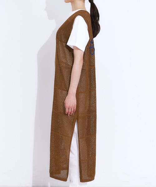 Cutie Blonde(キューティーブロンド)の「【前後2WAY】リネンライクブークレ パッチワーク風ニットワンピース(ワンピース・レディース・ブラック/ダークブラウン・03/02/01/04)」の18枚目の写真