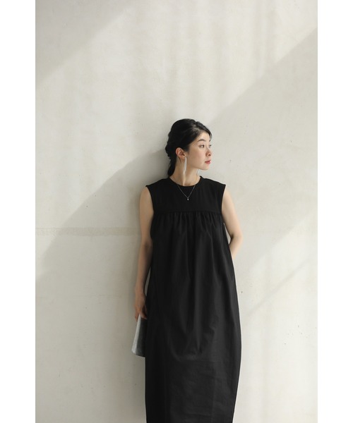 cawaii(カワイイ)の「(黒)胸元切り替えのコクーンシルエットミディアムワンピース(ワンピース・レディース・ブラック・FREE)」の2枚目の写真