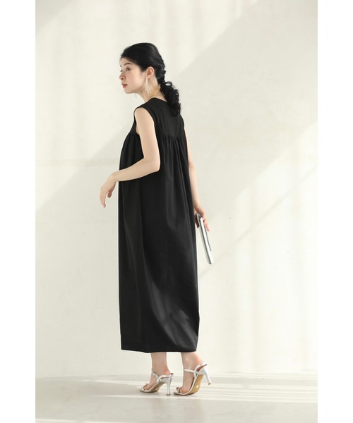cawaii(カワイイ)の「(黒)胸元切り替えのコクーンシルエットミディアムワンピース(ワンピース・レディース・ブラック・FREE)」の16枚目の写真