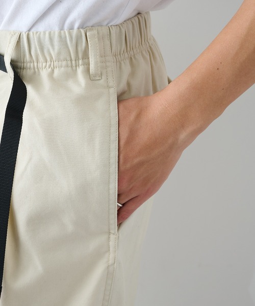 Gramicci（グラミチ）の「【GRAMICCI】T/C TWILL TUCK TAPERED PANT（その他パンツ・メンズ・ブラック/チャコールグレー/ベージュ/ダークブラウン/グレー系1・S/M/L/XL）」の17枚目の写真