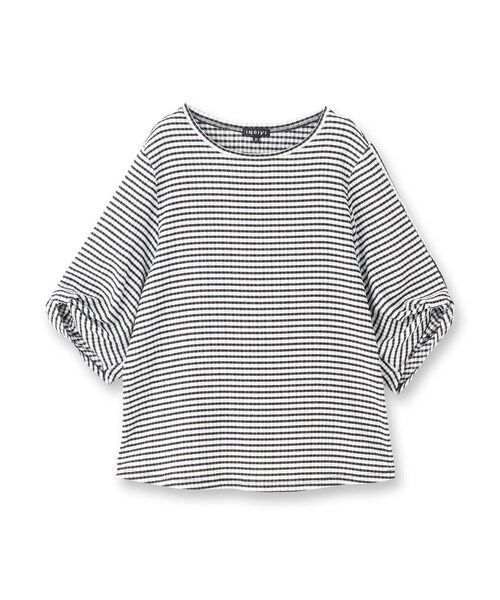INDIVI（インディヴィ）の「【UVケア／吸汗速乾】凹凸素材ねじり袖トップス（Tシャツ/カットソー・レディース・ナチュラル/チャコールグレー/ネイビー系1/ブラック系1・13/05/38/34/19/15 ）」の5枚目の写真