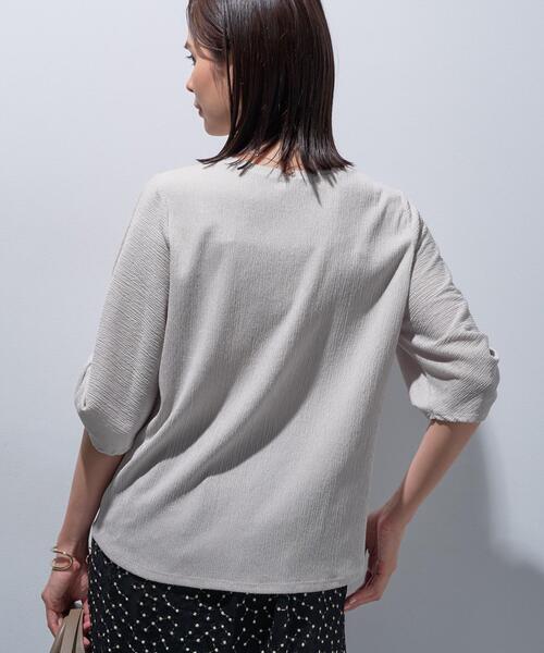 INDIVI（インディヴィ）の「【UVケア／吸汗速乾】凹凸素材ねじり袖トップス（Tシャツ/カットソー・レディース・ナチュラル/チャコールグレー/ネイビー系1/ブラック系1・13/05/38/34/19/15 ）」の11枚目の写真