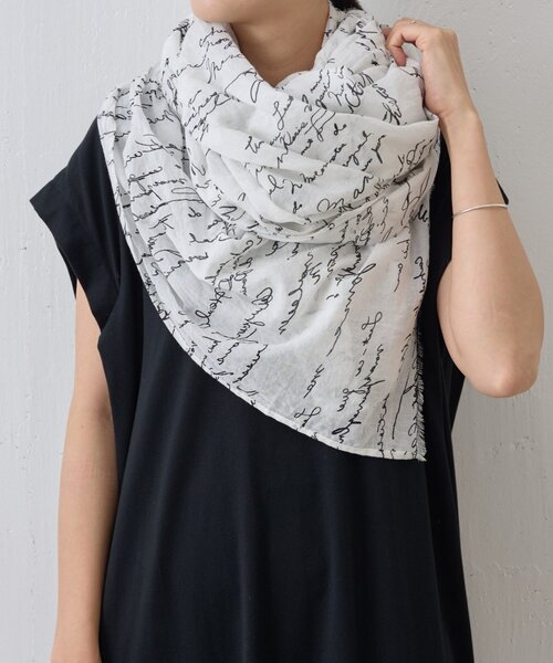 BEARDSLEY（ビアズリー）の「《CITRUS》プリントストール（ストール/ショール・レディース・ネイビー/ホワイト・FREE）」の4枚目の写真