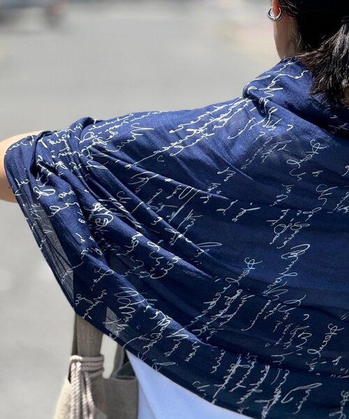BEARDSLEY（ビアズリー）の「《CITRUS》プリントストール（ストール/ショール・レディース・ネイビー/ホワイト・FREE）」の7枚目の写真