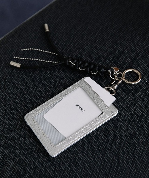 Beau're(ヴュレ)の「【BEAURE】カウレザー タッセル付 パスケース カードケース バッグチャーム 牛革 本革 B-25404(パスケース・レディース・アイボリー/ネイビー/イエロー/ブラウン/ピンク/シルバー・FREE)」の8枚目の写真