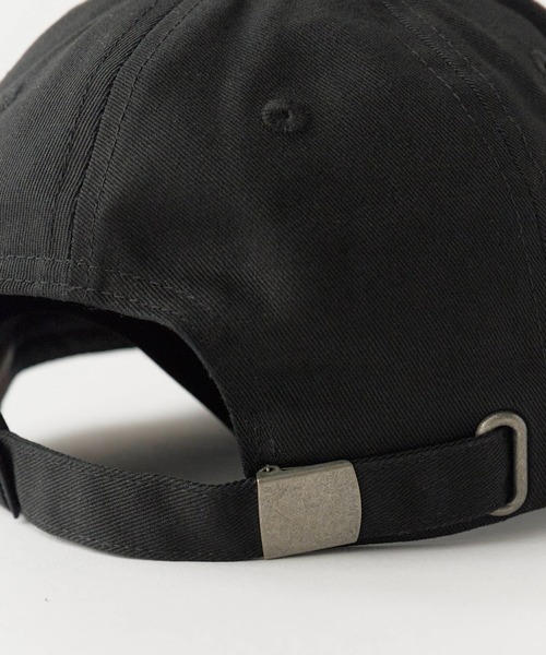 GUESS JEANS（ゲスジーンズ）の「GUESS JEANS/ゲスジーンズ GJ 3D EMBRO BASEBALL キャップ（キャップ・メンズ・ブラック・ONE SIZE）」の3枚目の写真