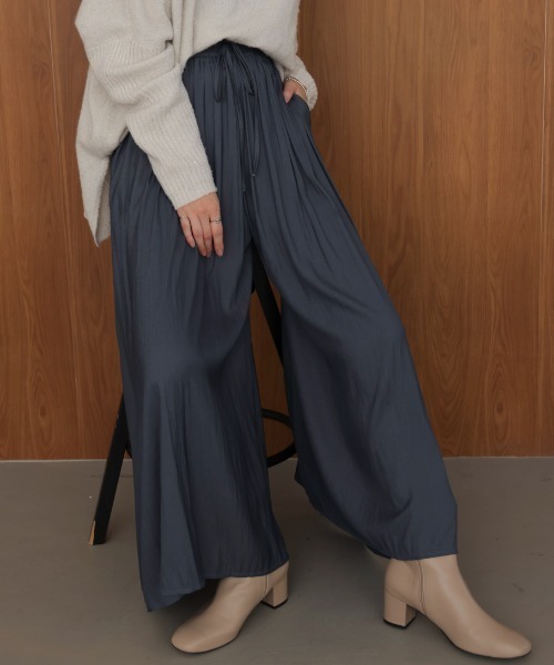 Bou Jeloud(ブージュルード)の「ギャザーウエストワイドパンツ(その他パンツ・レディース・ベージュ/インディゴブルー/ブラック・FREE)」の3枚目の写真