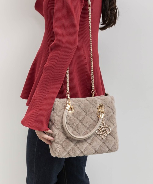 RANDA（ランダ）の「2WAY ファーキルティングハンドバッグ（ハンドバッグ・レディース・アイボリー/ブルー/グレイッシュベージュ・FREE）」の3枚目の写真