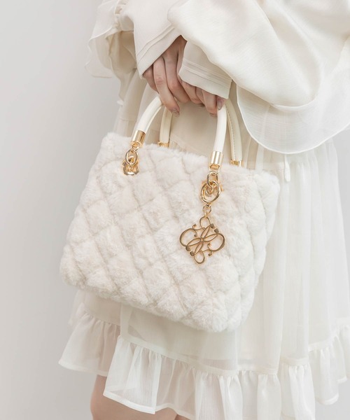 RANDA（ランダ）の「2WAY ファーキルティングハンドバッグ（ハンドバッグ・レディース・アイボリー/ブルー/グレイッシュベージュ・FREE）」の2枚目の写真