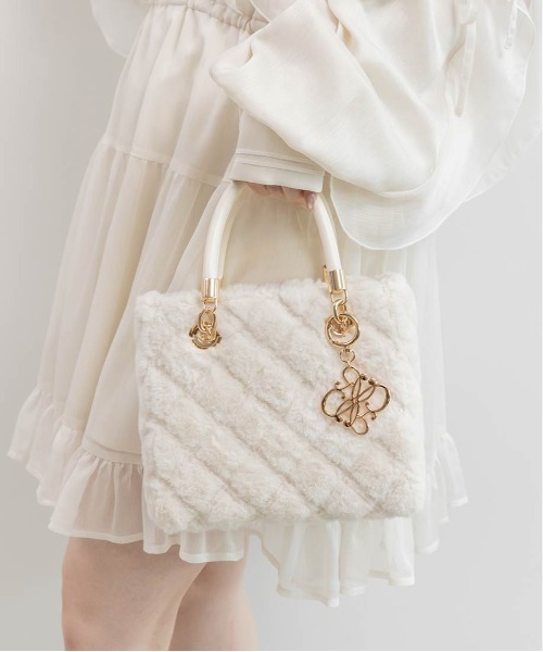 RANDA（ランダ）の「2WAY ファーキルティングハンドバッグ（ハンドバッグ・レディース・アイボリー/ブルー/グレイッシュベージュ・FREE）」の4枚目の写真