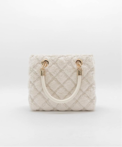 RANDA（ランダ）の「2WAY ファーキルティングハンドバッグ（ハンドバッグ・レディース・アイボリー/ブルー/グレイッシュベージュ・FREE）」の16枚目の写真