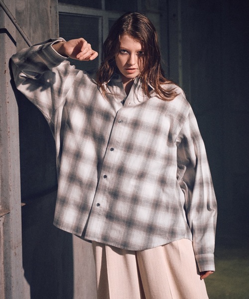 CASPER JOHN(キャスパージョン)の「Various loose shirts -ombre check- /バリアスルーズシャツ -オンブレチェック-(シャツ/ブラウス・メンズ・グリーン/ホワイト/ベージュ・LARGE/MEDIUM/SMALL/X-SMALL)」の2枚目の写真