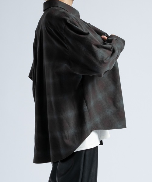 CASPER JOHN(キャスパージョン)の「Various loose shirts -ombre check- /バリアスルーズシャツ -オンブレチェック-(シャツ/ブラウス・メンズ・グリーン/ホワイト/ベージュ・LARGE/MEDIUM/SMALL/X-SMALL)」の13枚目の写真