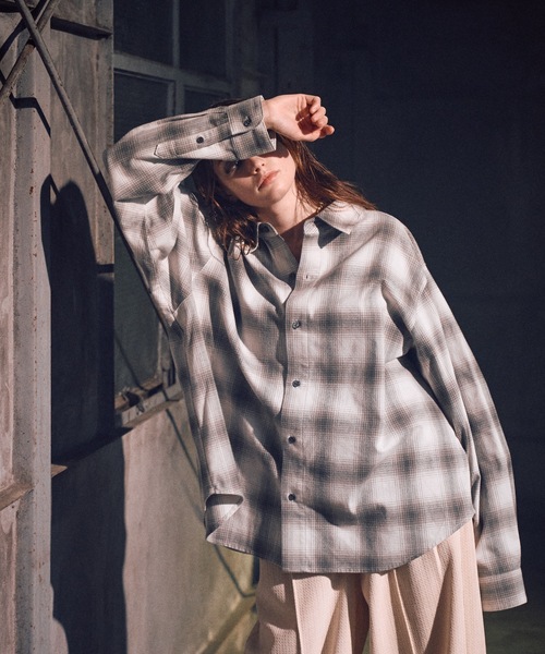 CASPER JOHN(キャスパージョン)の「Various loose shirts -ombre check- /バリアスルーズシャツ -オンブレチェック-(シャツ/ブラウス・メンズ・グリーン/ホワイト/ベージュ・LARGE/MEDIUM/SMALL/X-SMALL)」の20枚目の写真