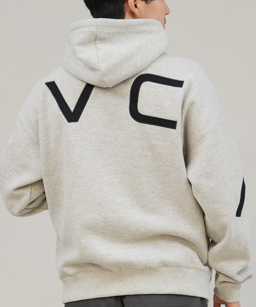 RVCA(ルーカ)の「RVCA/ルーカ BACK SIDE ARCH RVCA HD パーカー BF042-015(パーカー・メンズ・オートミール/ブラウン系カモフラージュ/ヘザーグレー/ブラック×ホワイト・M/S/L)」の1枚目の写真