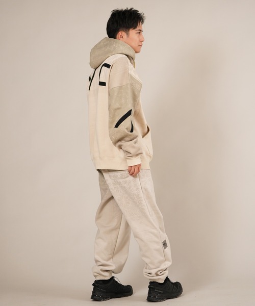 RVCA(ルーカ)の「RVCA/ルーカ BACK SIDE ARCH RVCA HD パーカー BF042-015(パーカー・メンズ・オートミール/ブラウン系カモフラージュ/ヘザーグレー/ブラック×ホワイト・M/S/L)」の20枚目の写真