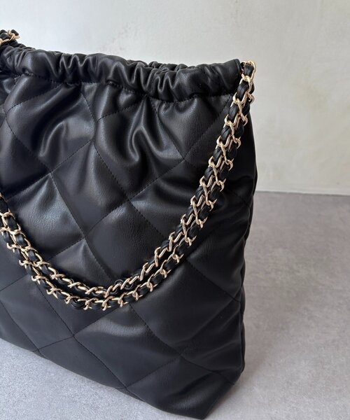 DouDou(ドゥドゥ)の「キルティングチェーンショルダー(ショルダーバッグ・レディース・キャメル/ブラック・FREE)」の7枚目の写真