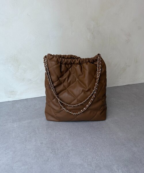 DouDou(ドゥドゥ)の「キルティングチェーンショルダー(ショルダーバッグ・レディース・キャメル/ブラック・FREE)」の13枚目の写真