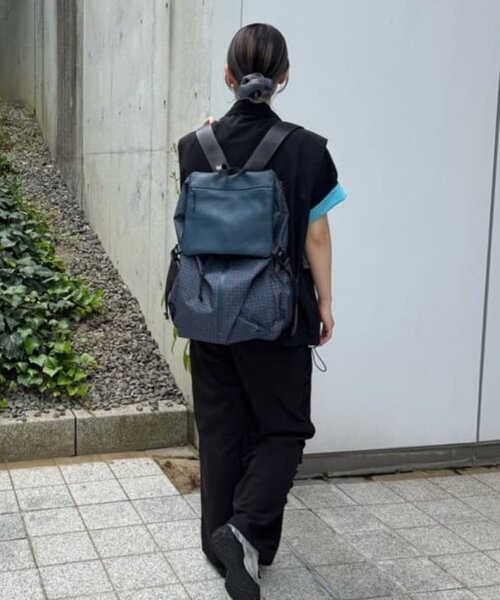 【美品】 イアパピヨネ 撥水レザーコンビライトリュック ブラック ear PAPILLONNER（イア パピヨネ） デイバック リュック