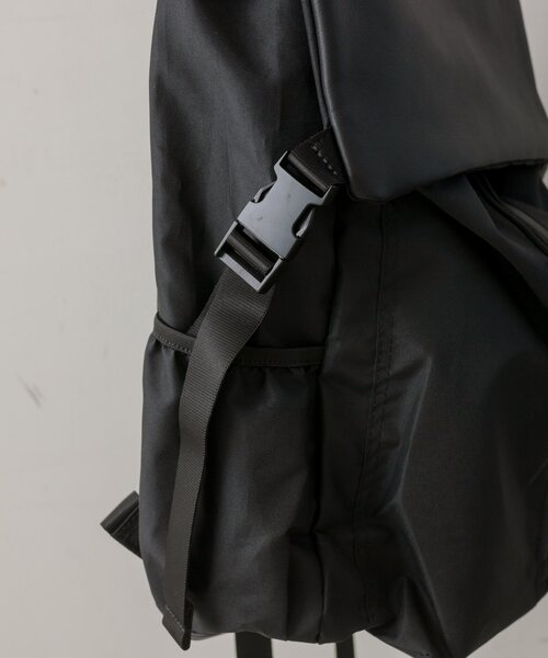 ear PAPILLONNER(イアパピヨネ)の「【BURLAPOUTFITTER×ear】約16リットルの大容量/撥水/ユニセックス/レザーコンビライトリュック(バックパック/リュック・レディース・ブルー/ブラック/カーキ・FREE)」の15枚目の写真