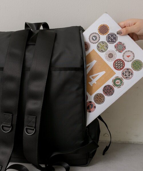 ear PAPILLONNER(イアパピヨネ)の「【BURLAPOUTFITTER×ear】約16リットルの大容量/撥水/ユニセックス/レザーコンビライトリュック(バックパック/リュック・レディース・ブルー/ブラック/カーキ・FREE)」の21枚目の写真