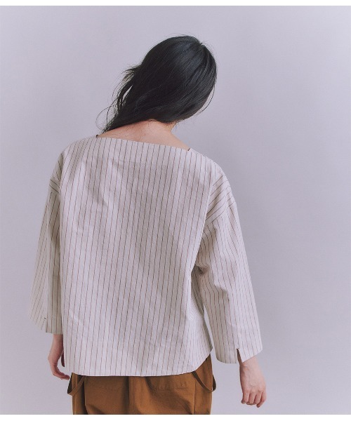 SIPULI(シプリ)の「Cotton Linen Double Stripe ガゼット付ブラウス(シャツ/ブラウス・レディース・グレイッシュベージュ・2)」の5枚目の写真