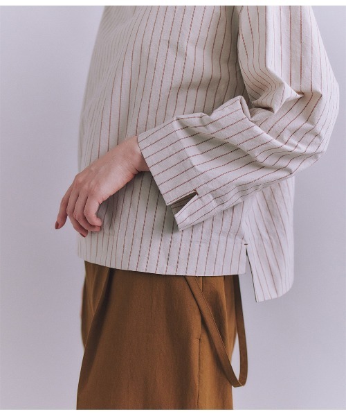 SIPULI(シプリ)の「Cotton Linen Double Stripe ガゼット付ブラウス(シャツ/ブラウス・レディース・グレイッシュベージュ・2)」の7枚目の写真