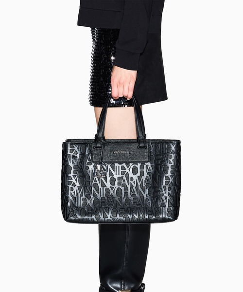 ARMANI EXCHANGE(アルマーニエクスチェンジ)の「【A|X アルマーニ エクスチェンジ】<ZOZO限定>オールオーバーエンボスロゴ ミディアムハンドバッグ(グレイン)(ハンドバッグ・レディース・ブラック/ライトベージュ/グレイッシュベージュ・FREE)」の1枚目の写真