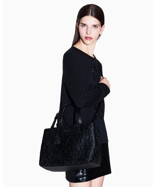 ARMANI EXCHANGE(アルマーニエクスチェンジ)の「【A|X アルマーニ エクスチェンジ】<ZOZO限定>オールオーバーエンボスロゴ ミディアムハンドバッグ(グレイン)(ハンドバッグ・レディース・ブラック/ライトベージュ/グレイッシュベージュ・FREE)」の17枚目の写真