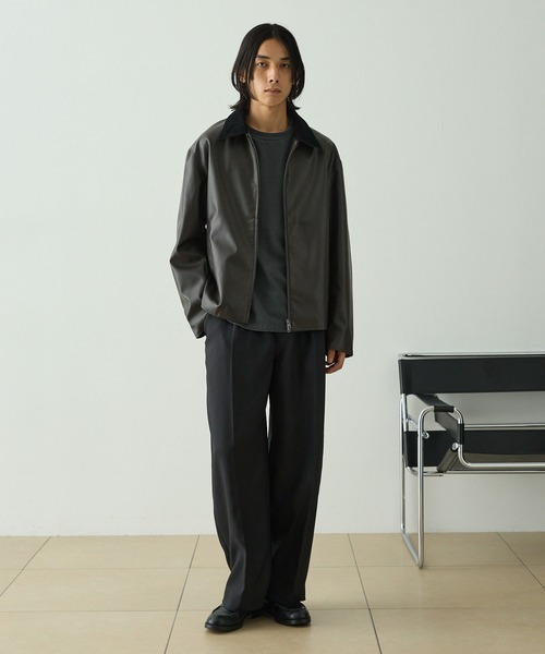 EMMA CLOTHES(エマクローズ)の「マイクロツイル 1タック センタープレス カーブシルエット ワイドスラックスパンツ(スラックス・メンズ・ネイビー/ブラック/アイボリー/モカ/ダークグレー・M/S/L)」の10枚目の写真