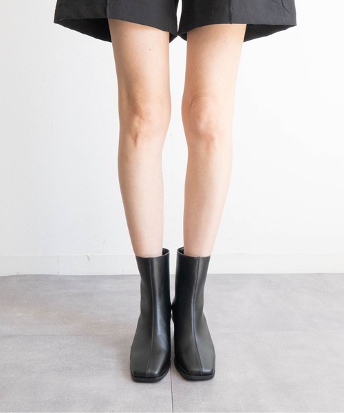 Fabby fabby(ファビィーファビィー)の「スクエアトゥヒールブーツ(ブーツ・レディース・ブラウン/ブラック・MEDIUM/LARGE/SMALL)」の13枚目の写真