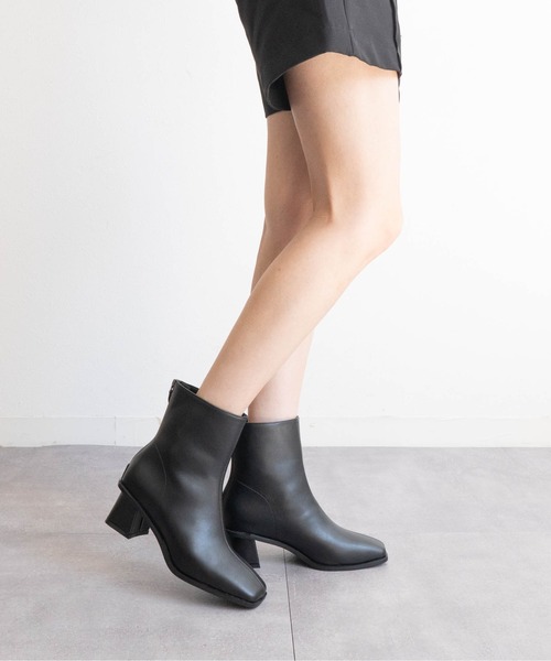 Fabby fabby(ファビィーファビィー)の「スクエアトゥヒールブーツ(ブーツ・レディース・ブラウン/ブラック・MEDIUM/LARGE/SMALL)」の14枚目の写真