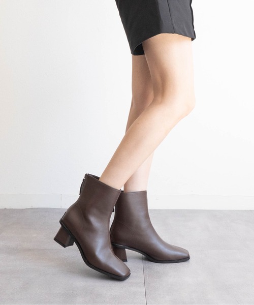 Fabby fabby(ファビィーファビィー)の「スクエアトゥヒールブーツ(ブーツ・レディース・ブラウン/ブラック・MEDIUM/LARGE/SMALL)」の17枚目の写真