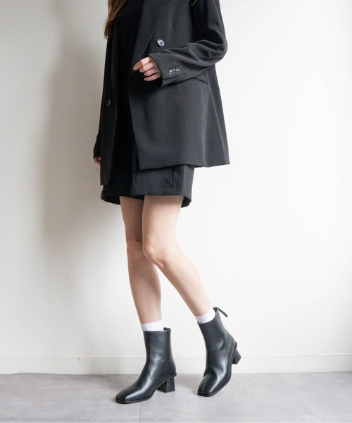 Fabby fabby(ファビィーファビィー)の「スクエアトゥヒールブーツ(ブーツ・レディース・ブラウン/ブラック・MEDIUM/LARGE/SMALL)」の21枚目の写真