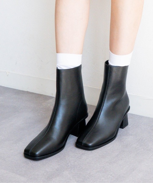 Fabby fabby(ファビィーファビィー)の「スクエアトゥヒールブーツ(ブーツ・レディース・ブラウン/ブラック・MEDIUM/LARGE/SMALL)」の10枚目の写真