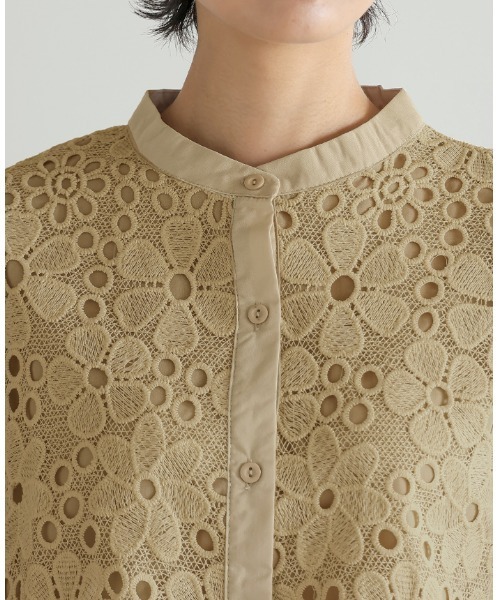 itto...(イット)の「レイヤードフラワーレースブラウス(シャツ/ブラウス・レディース・ネイビー/オフホワイト/グレイッシュベージュ/ブラック/グリーン/グレー/ベージュ・M-L)」の12枚目の写真