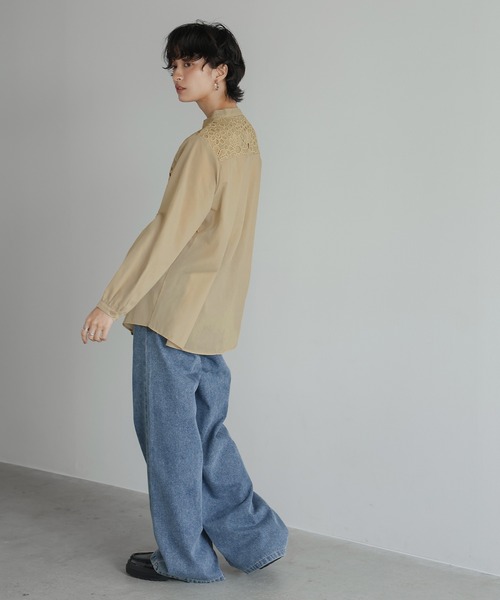 itto...(イット)の「レイヤードフラワーレースブラウス(シャツ/ブラウス・レディース・ネイビー/オフホワイト/グレイッシュベージュ/ブラック/グリーン/グレー/ベージュ・M-L)」の9枚目の写真