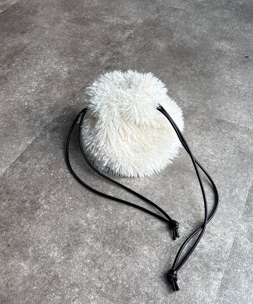 DouDou（ドゥドゥ）の「シャギー巾着バッグ（ショルダーバッグ・レディース・グリーン/ブラウン/オフホワイト・FREE）」の6枚目の写真