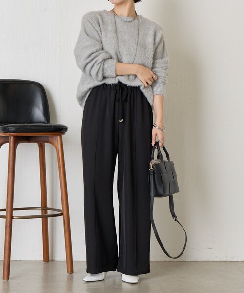 Jena espace merveilleux(ジェナ エスパスメルヴェイユ)の「【-3kg見え/サイズ展開あり/美脚】トロミイージーパンツ(その他パンツ・レディース・ブラック/グレー/オフホワイト・1/2)」の13枚目の写真