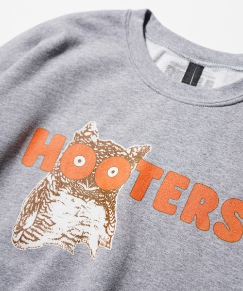 THRIFTY LOOK(スリフティールック)の「THRIFTY LOOK / スリフティールック THRIFTY "HOOTERS" CREW SWEAT ユーズド加工 フーターズ 企業ロゴ クルーネックスウェット(スウェット・メンズ・グレー・LARGE/X-LARGE/XX-LARGE)」の9枚目の写真