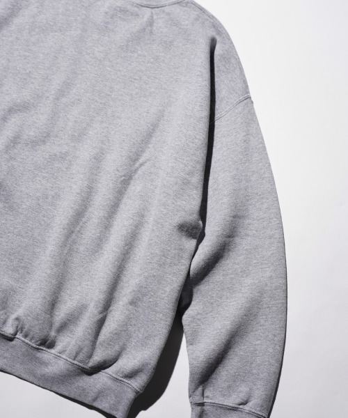 THRIFTY LOOK(スリフティールック)の「THRIFTY LOOK / スリフティールック THRIFTY "HOOTERS" CREW SWEAT ユーズド加工 フーターズ 企業ロゴ クルーネックスウェット(スウェット・メンズ・グレー・LARGE/X-LARGE/XX-LARGE)」の13枚目の写真