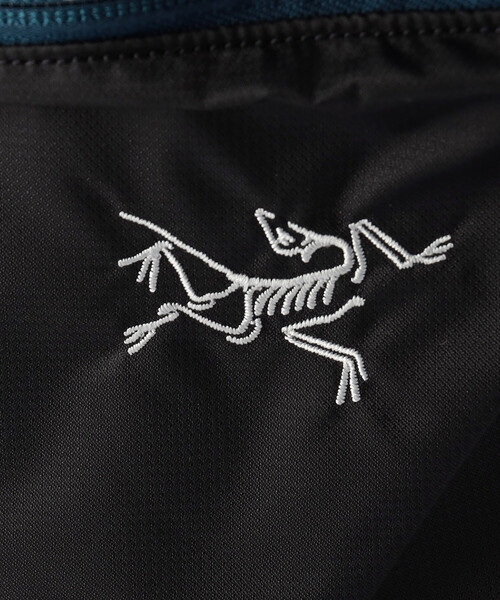 ARC'TERYX(アークテリクス)の「ARC'TERYX/アークテリクス Heliad 15 Backpack(バックパック/リュック・メンズ・ブラック・ONE SIZE)」の5枚目の写真