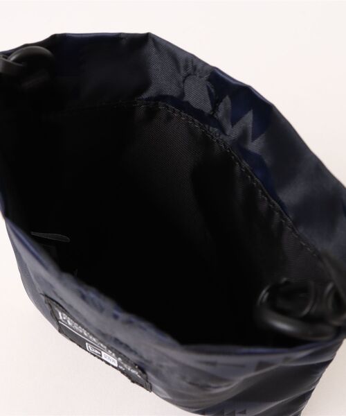 NEW ERA（ニューエラ）の「【NEW ERA/ニューエラ】FLAT NECK POUCH PENDLETON（ショルダーバッグ・メンズ・ブラック・FREE）」の4枚目の写真