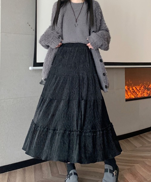 LAFFMO(ラフモ)の「ギャザーフリルベロアフレアスカート(スカート・レディース・ブラック/ベージュ/ブラウン・F)」の2枚目の写真