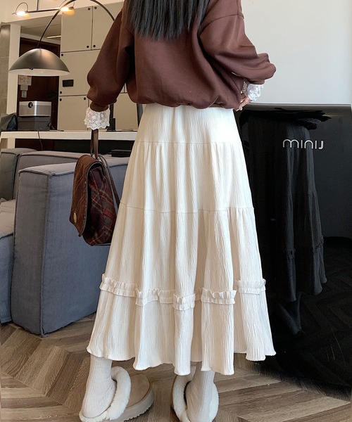 LAFFMO(ラフモ)の「ギャザーフリルベロアフレアスカート(スカート・レディース・ブラック/ベージュ/ブラウン・F)」の14枚目の写真